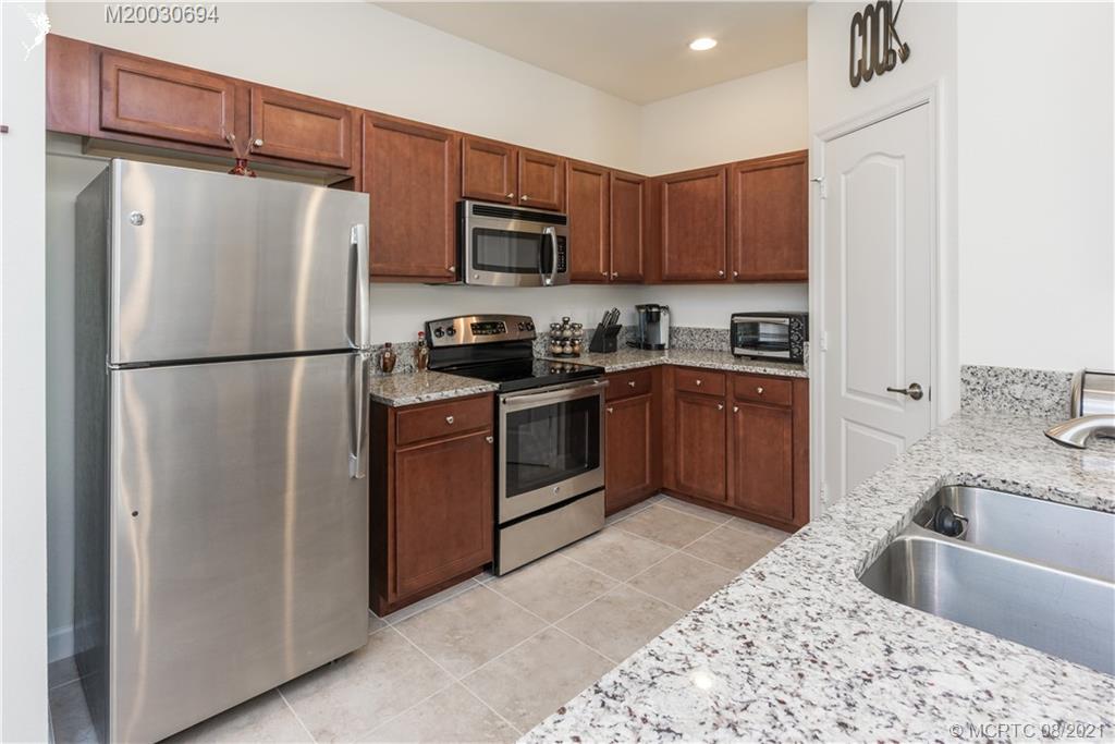 9499 Southwest Merlin Court Stuart, FL 34997 - Photo 13 of 36 Gallery Image 13
