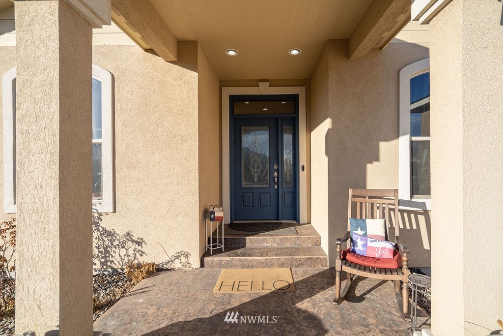 1120 Abbey Road Moses Lake, WA 98837 - Photo 3 of 28 Gallery Image 3