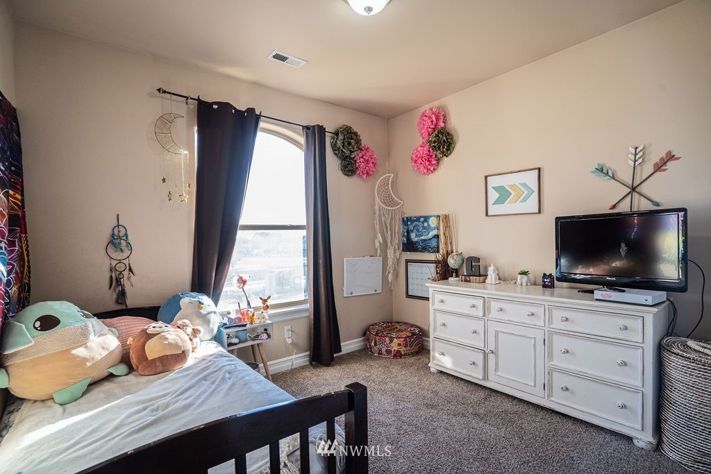 1120 Abbey Road Moses Lake, WA 98837 - Photo 5 of 28 Gallery Image 5