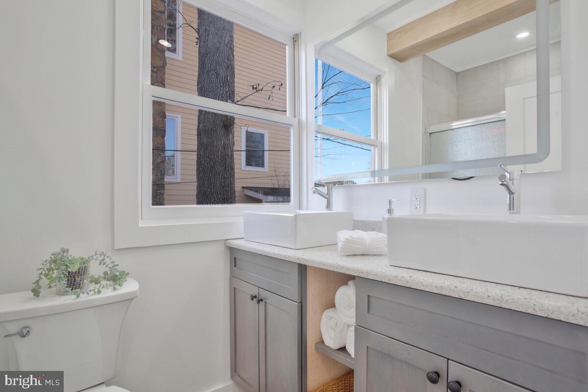 777 Powhatan Beach Road Pasadena, MD 21122 - Photo 25 of 67 Double sinks!