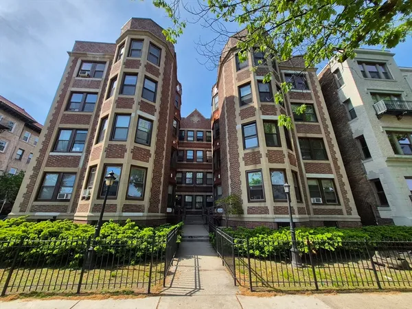 $2,400 | 1269 Commonwealth Avenue, Unit 9, Boston, MA 02134