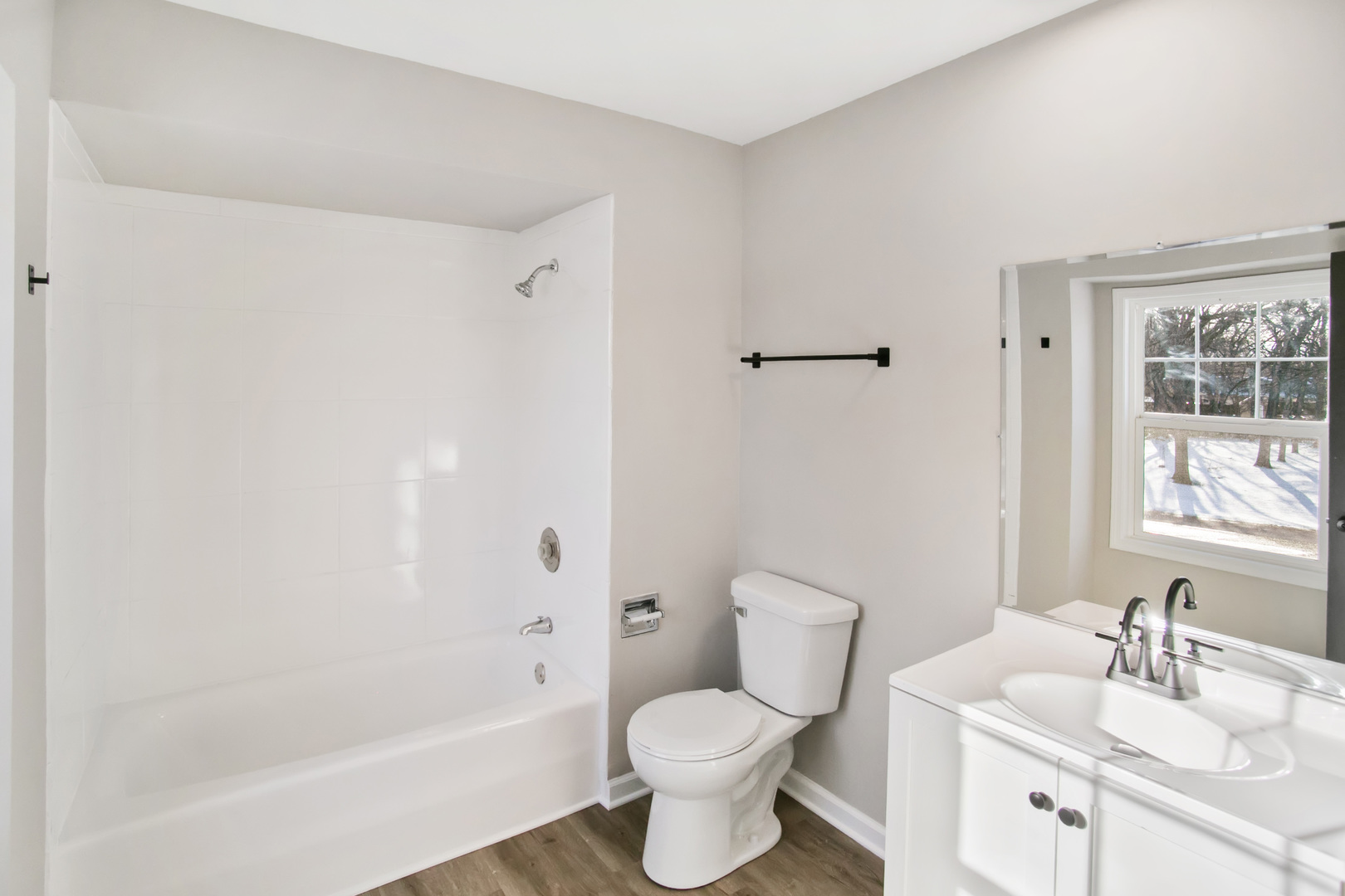 3451 Ithaca Road Olympia Fields, IL 60461 - Photo 15 of 29 a bathroom with a sink toilet and shower