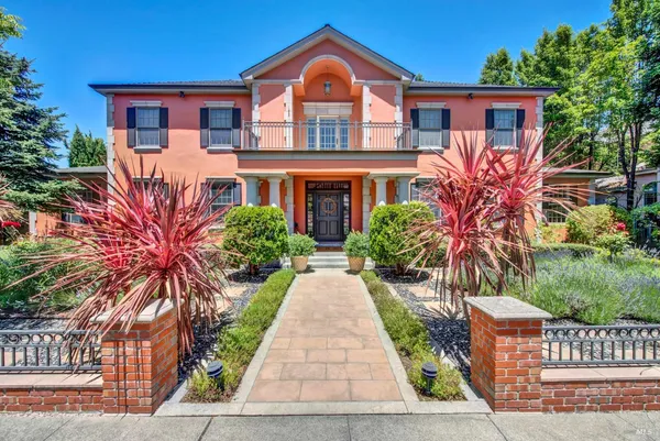 $2,995,000 | 2 Remington Court, Napa, CA 94558
