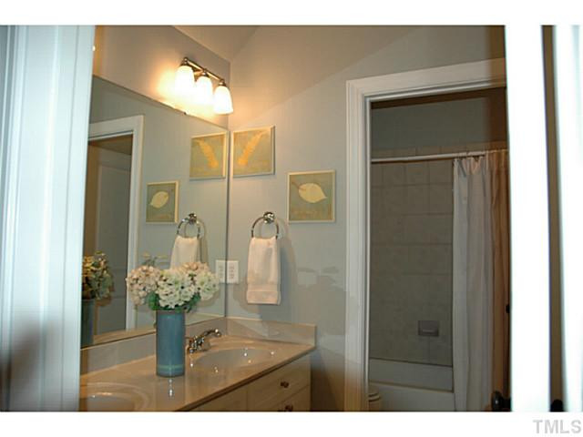 9312 Tabriz Point Raleigh, NC 27614 - Photo 15 of 25 Upstairs full bathroom.