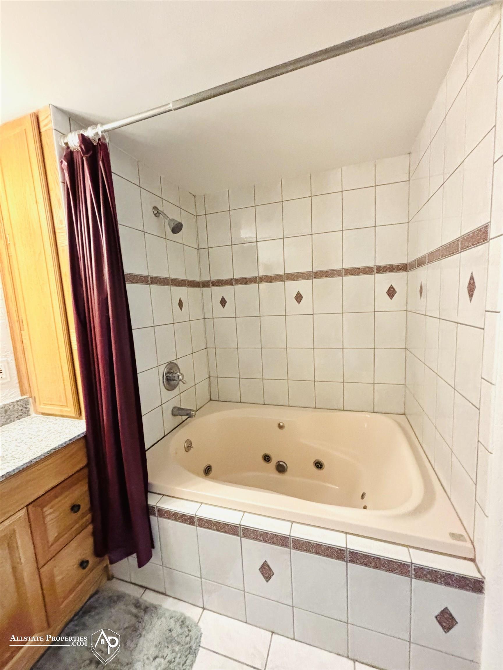 6304 Lapeer Road Burton, MI 48509 - Photo 11 of 24 50196076-aeb54f27-2eac-4d2e-9a06-47b21cb060f7.JPG