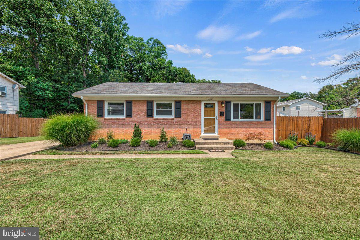 14517 Fullerton Road Woodbridge, VA 22193 - Photo 2 of 28 Gallery Image 2