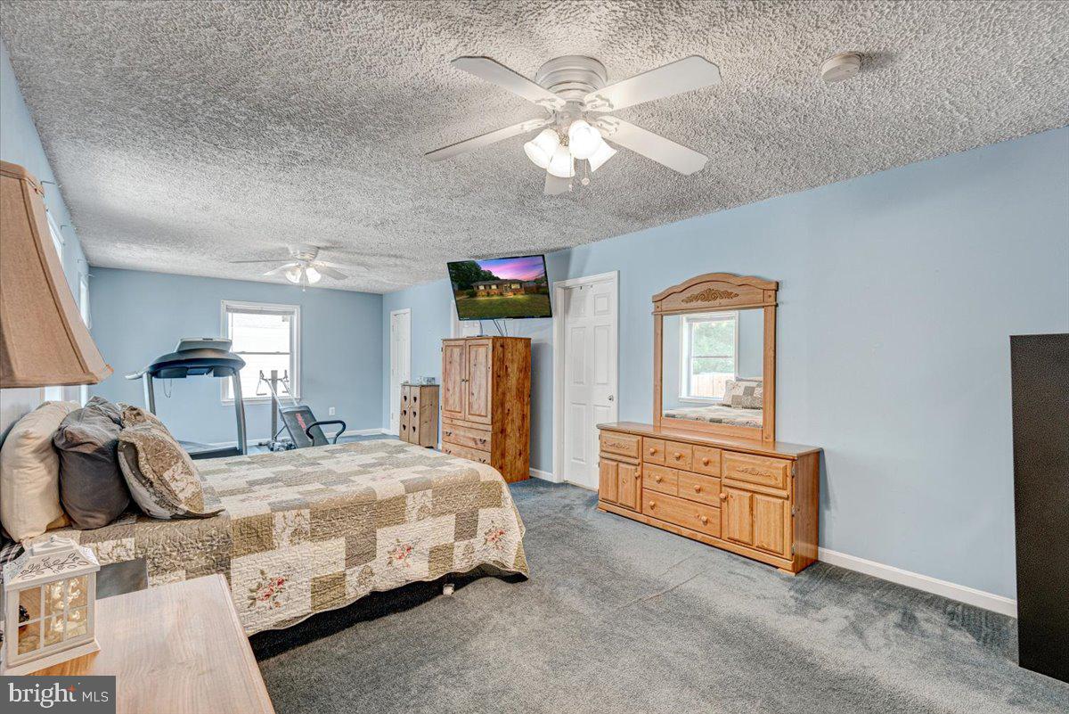 14517 Fullerton Road Woodbridge, VA 22193 - Photo 16 of 28 Gallery Image 16