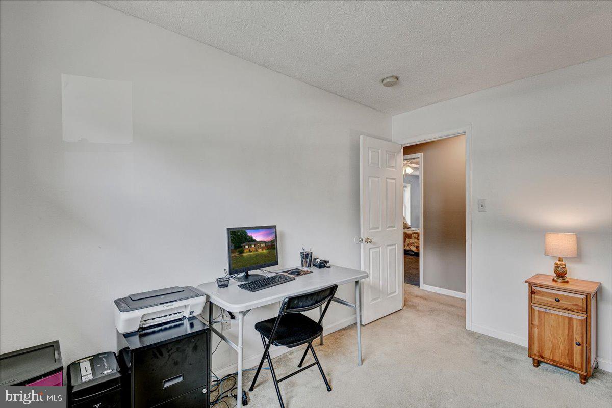 14517 Fullerton Road Woodbridge, VA 22193 - Photo 22 of 28 Gallery Image 22