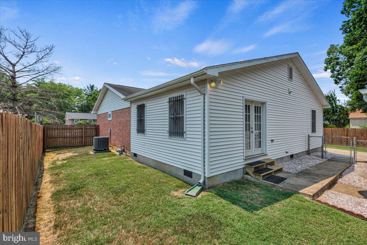 14517 Fullerton Road Woodbridge, VA 22193 - Photo 26 of 28 Gallery Image 26