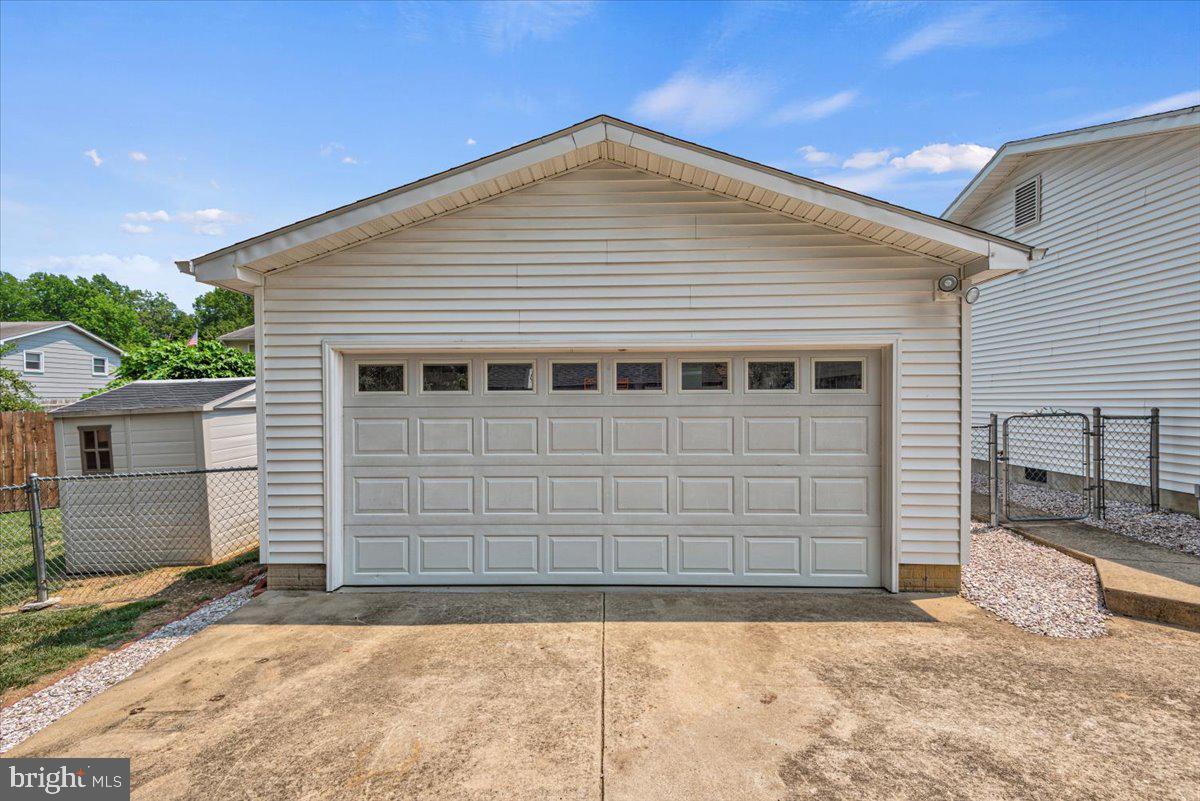 14517 Fullerton Road Woodbridge, VA 22193 - Photo 27 of 28 Gallery Image 27