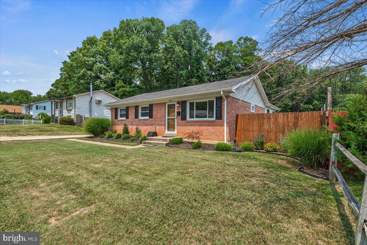 14517 Fullerton Road Woodbridge, VA 22193 - Photo 4 of 28 Gallery Image 4