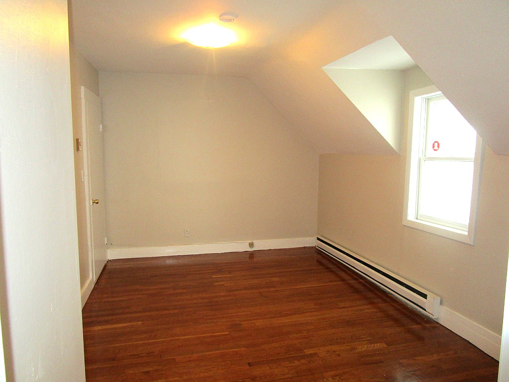 10 Ridgeway Street Lynn, MA 01902 - Photo 8 of 17 Gallery Image 8
