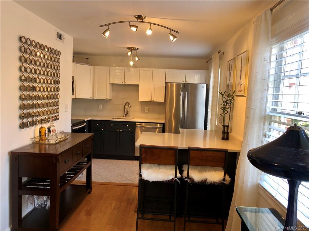 108 Colville Road Charlotte, NC 28207 - Photo 3 of 22 Gallery Image 3