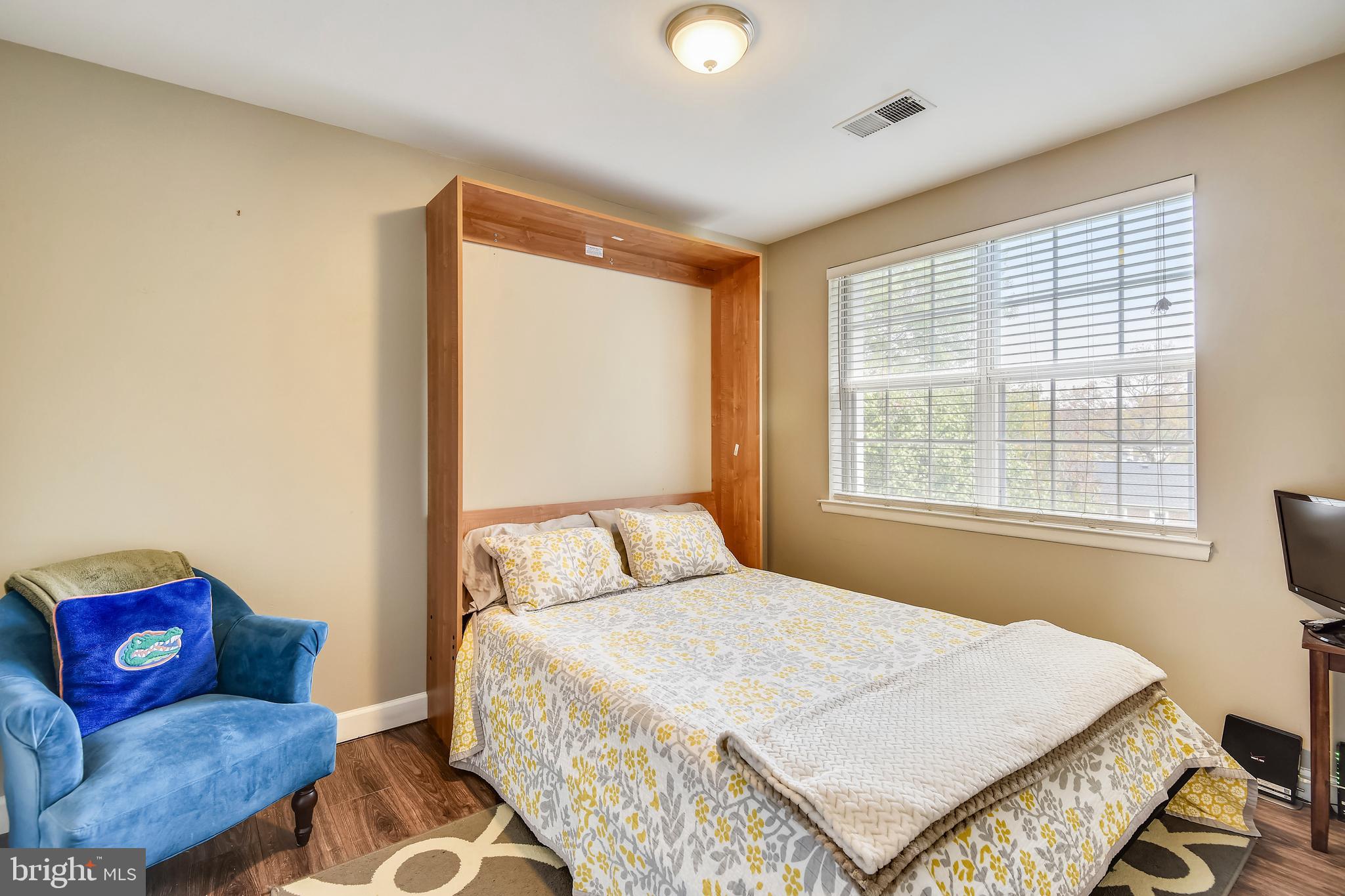 4608 28th Road South, Unit B Arlington, VA 22206 - Photo 15 of 26 Murphy Bed Conveys
