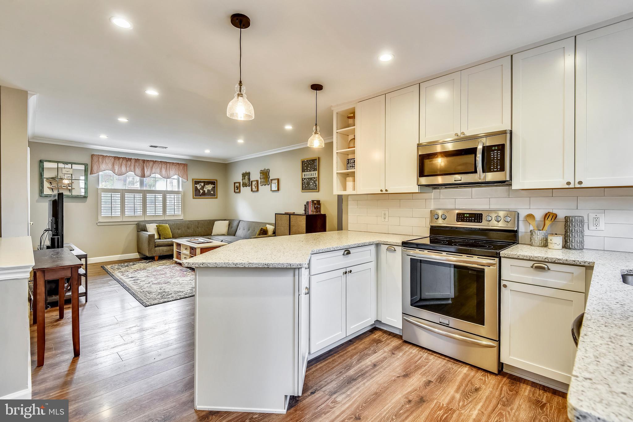 4608 28th Road South, Unit B Arlington, VA 22206 - Photo 8 of 26 Stainless Steel Appliances