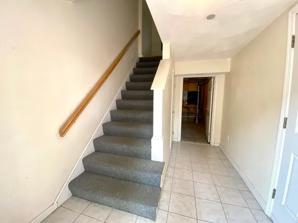 $2,700 | 104 Chestnut Street, Unit 6, Waltham, MA 02453