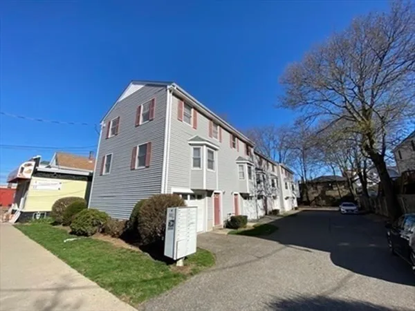 $2,700 | 104 Chestnut Street, Unit 6, Waltham, MA 02453