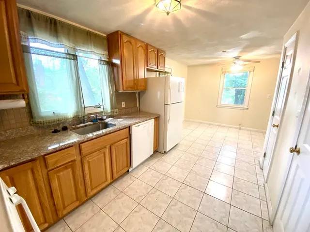 $2,700 | 104 Chestnut Street, Unit 6, Waltham, MA 02453