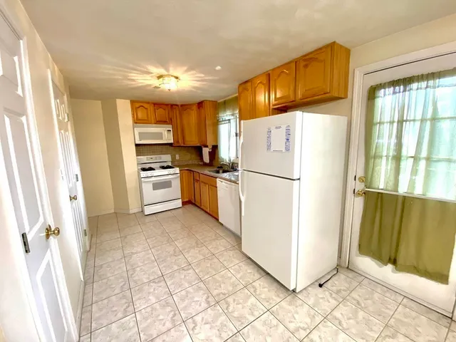 $2,700 | 104 Chestnut Street, Unit 6, Waltham, MA 02453