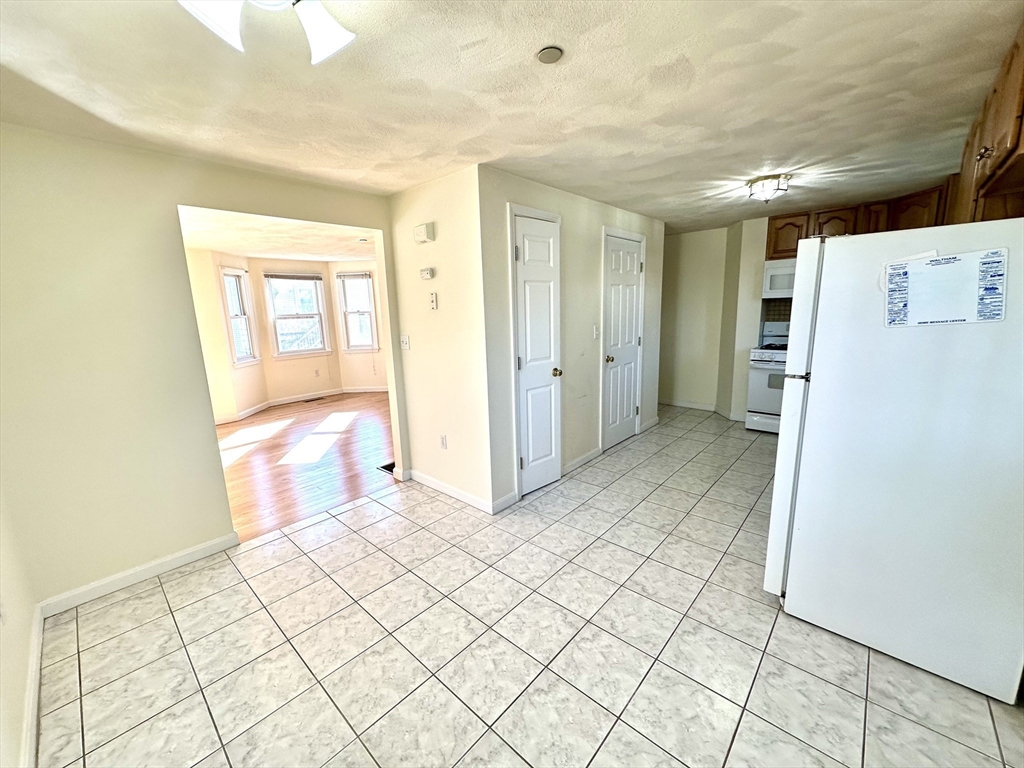 104 Chestnut Street, Unit 6 Waltham, MA 02453 - Photo 6 of 20