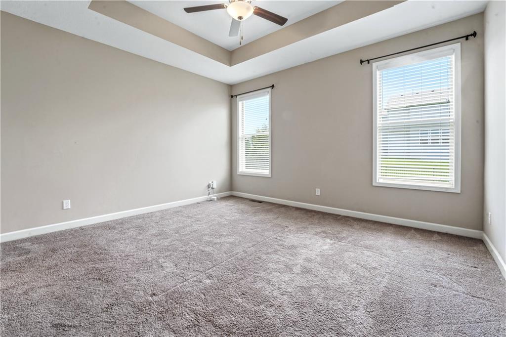 1829 Northeast Riley Drive Lee's Summit, MO 64086 - Photo 13 of 46