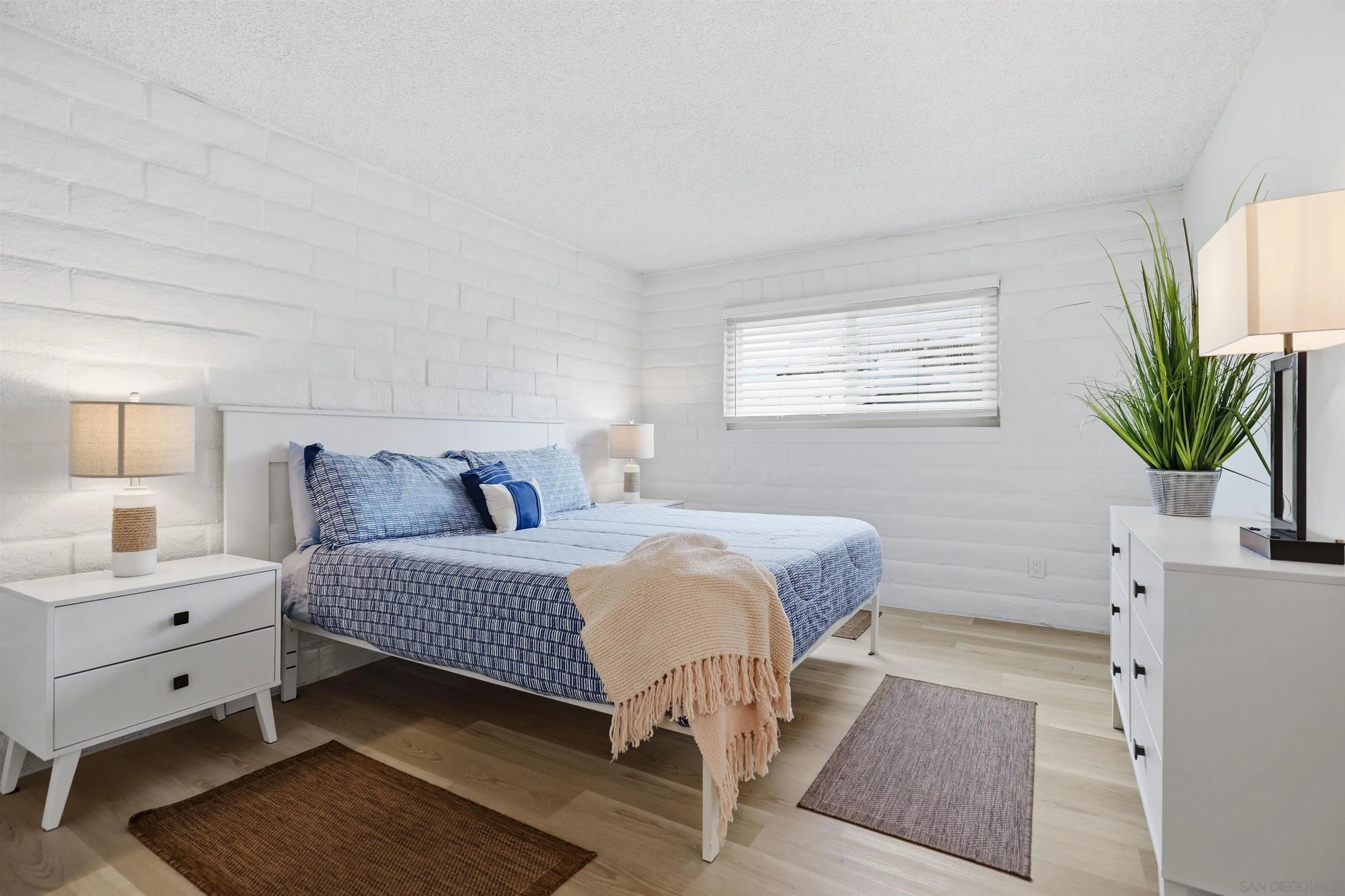 933 D Avenue Coronado, CA 92118 - Photo 9 of 18