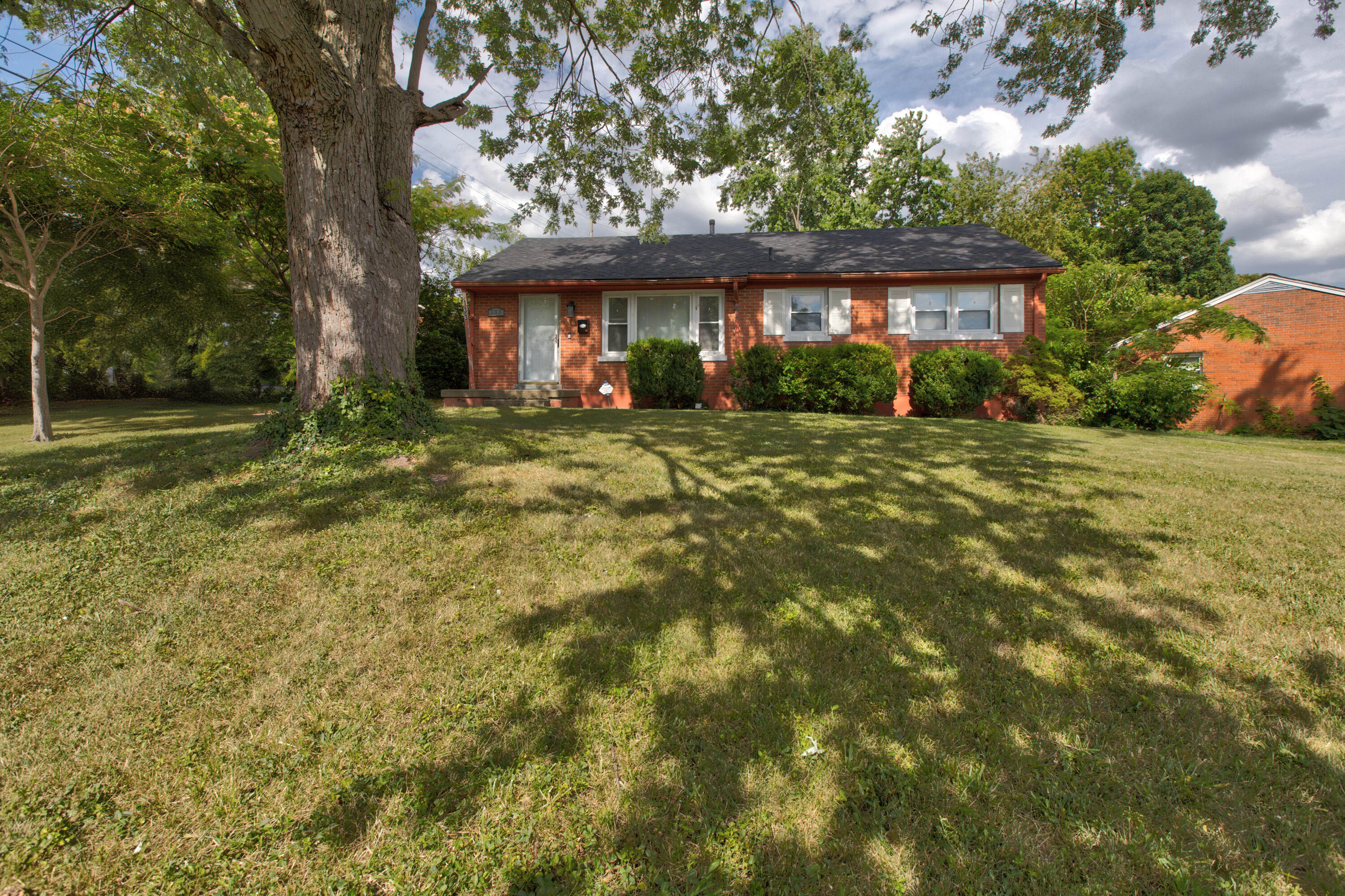 133 Rugby Road Lexington, KY 40504 - Photo 1 of 17 PWM20301_2_3