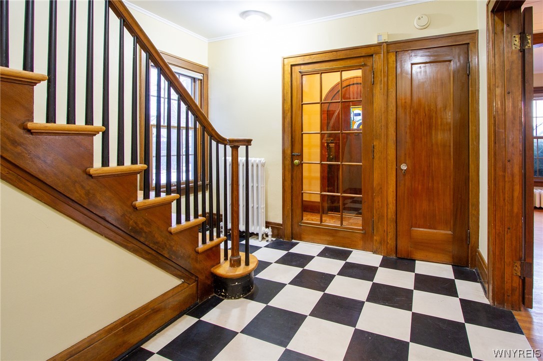 980 Parkside Avenue Buffalo, NY 14216 - Photo 2 of 19 Foyer