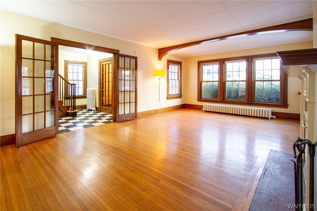 980 Parkside Avenue Buffalo, NY 14216 - Photo 3 of 19 Living Room
