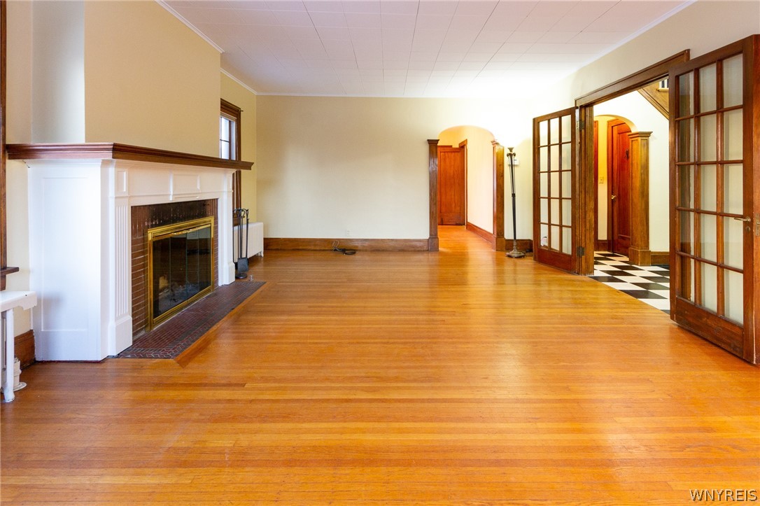 980 Parkside Avenue Buffalo, NY 14216 - Photo 4 of 19 Living Room