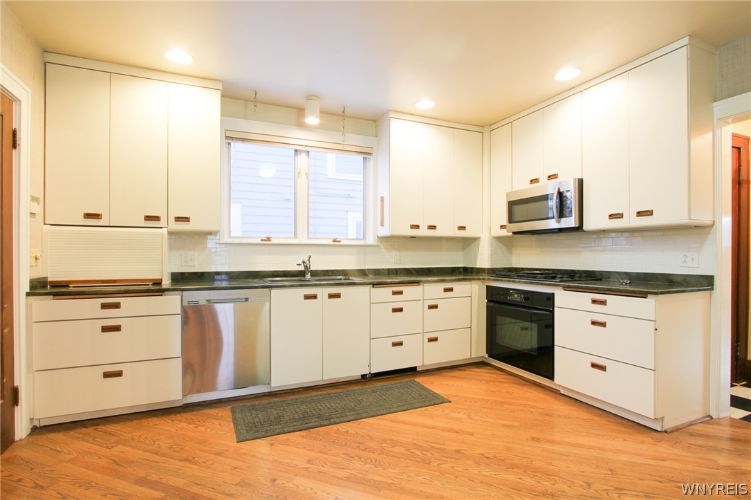 980 Parkside Avenue Buffalo, NY 14216 - Photo 5 of 19 Kitchen