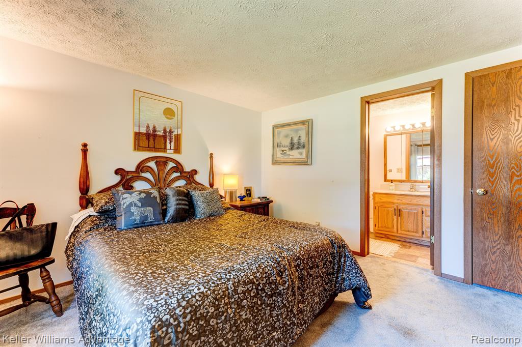1605 Clark Lake Road Brighton, MI 48114 - Photo 16 of 33 Gallery Image 16