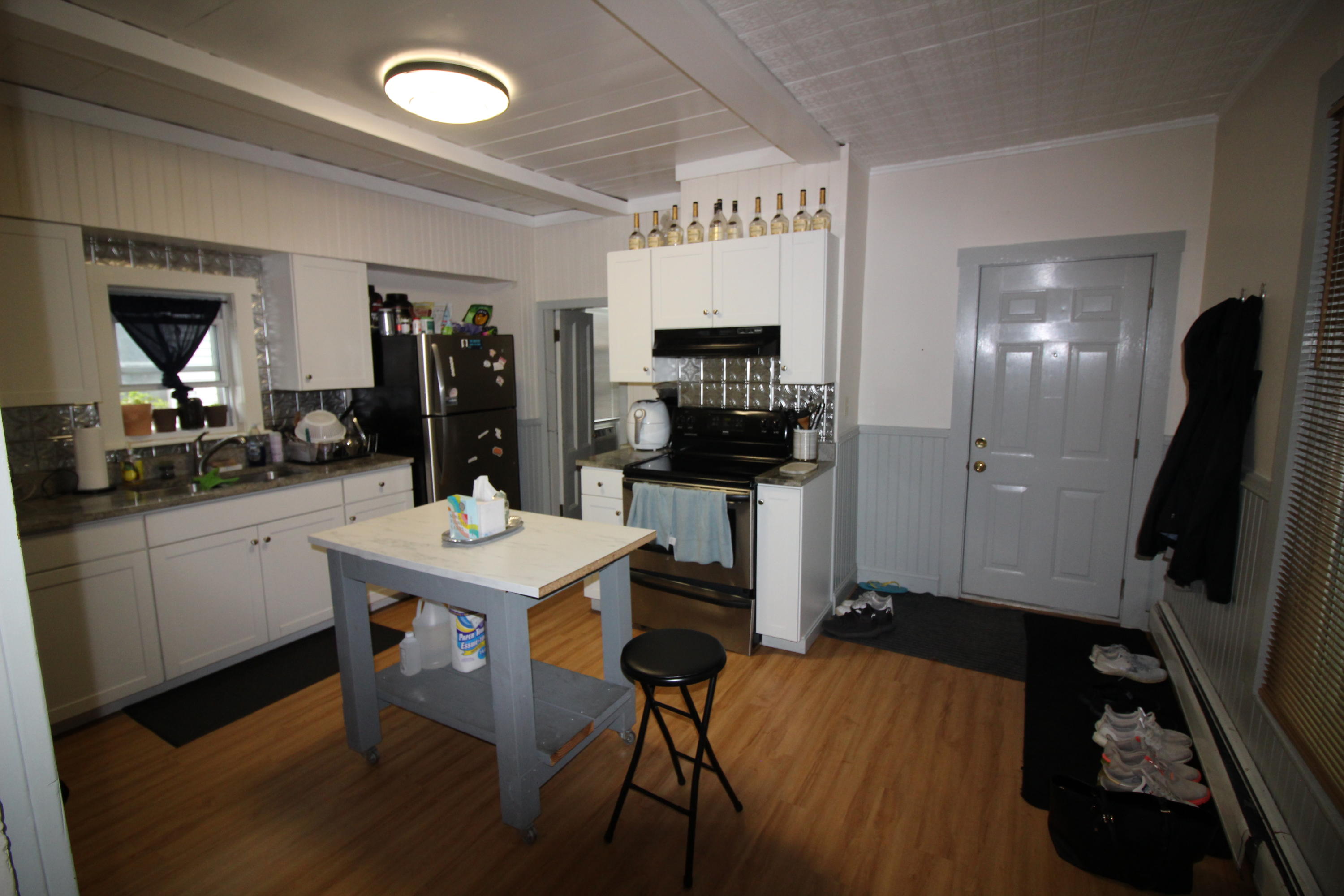 23 George Street Bangor, ME 04401 - Photo 3 of 17 IMG_8647