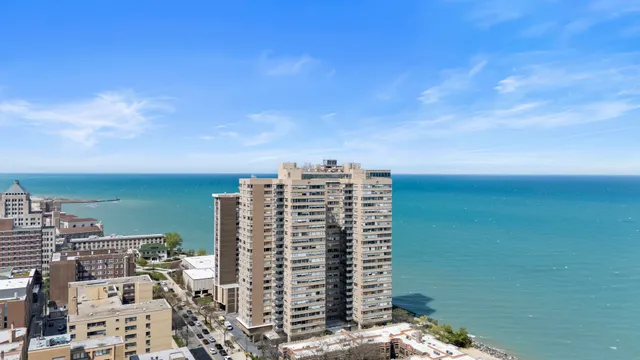 $214,900 | 6301 North Sheridan Road, Unit 11A, Chicago, IL 60660