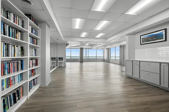 $214,900 | 6301 North Sheridan Road, Unit 11A, Chicago, IL 60660