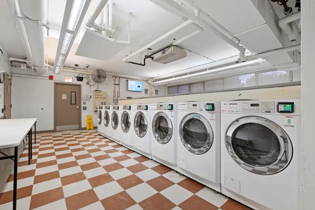 $214,900 | 6301 North Sheridan Road, Unit 11A, Chicago, IL 60660