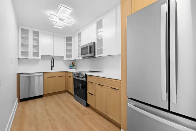 $214,900 | 6301 North Sheridan Road, Unit 11A, Chicago, IL 60660