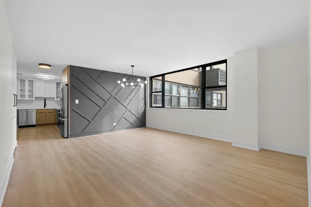 $214,900 | 6301 North Sheridan Road, Unit 11A, Chicago, IL 60660