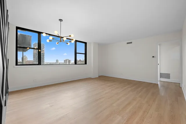 $214,900 | 6301 North Sheridan Road, Unit 11A, Chicago, IL 60660