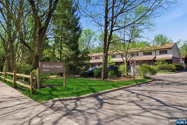 $699,000 | 170 Knickerbocker Road, Englewood, NJ 07631