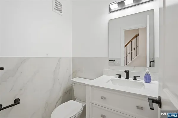 $699,000 | 170 Knickerbocker Road, Englewood, NJ 07631