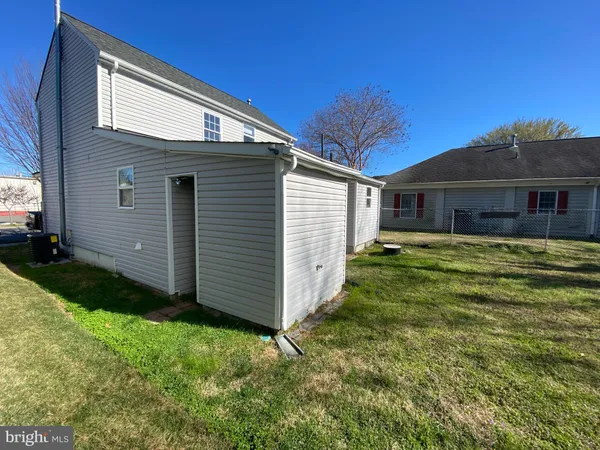 $1,695 | 1414 Princess Anne Street, Fredericksburg, VA 22401