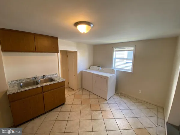 $1,695 | 1414 Princess Anne Street, Fredericksburg, VA 22401