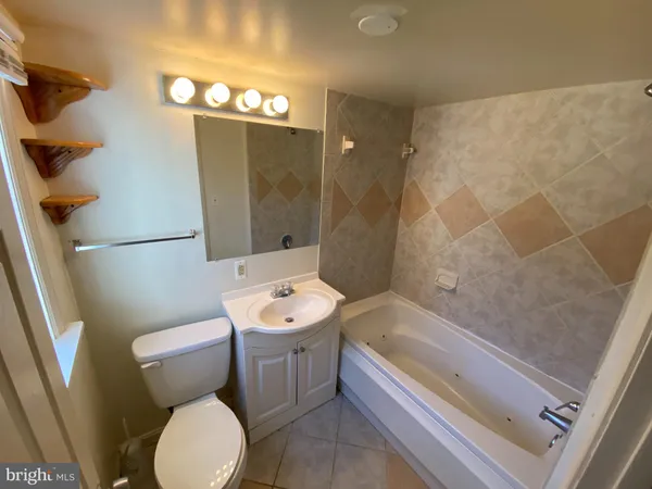 $1,695 | 1414 Princess Anne Street, Fredericksburg, VA 22401