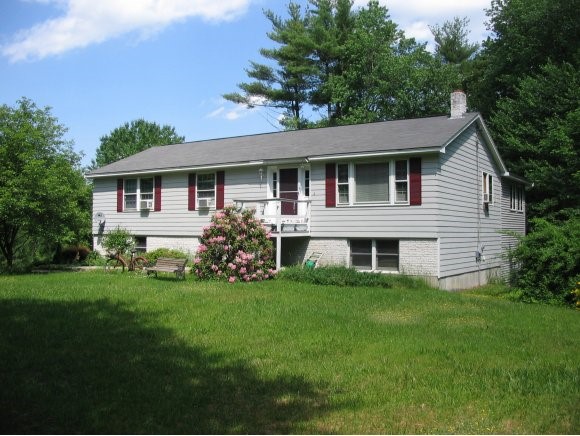 24 South Road Londonderry, NH 03053 - Photo 1 of 1