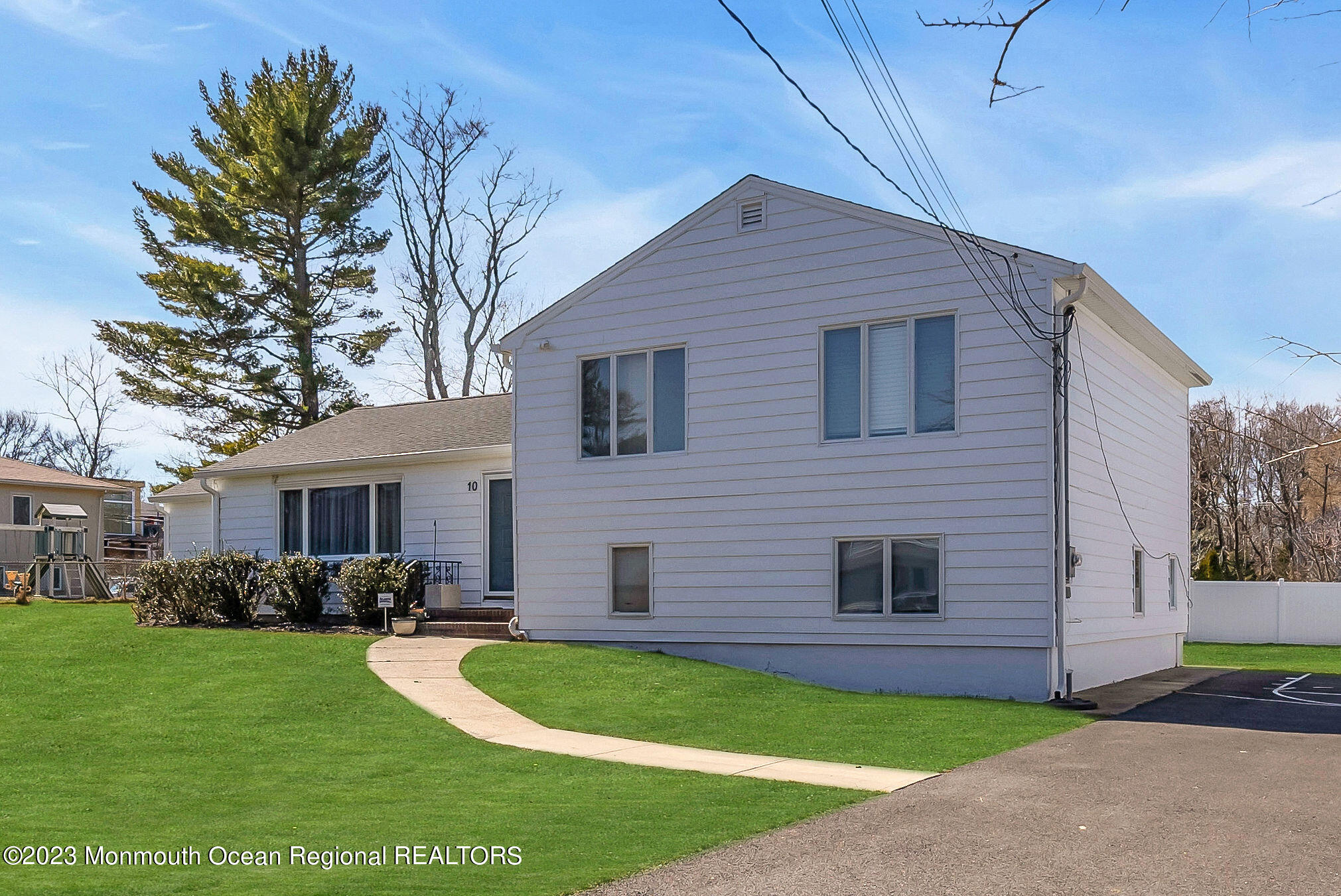 10 Portage Path Deal, NJ 07723 - Photo 3 of 39 MJB07733-1b