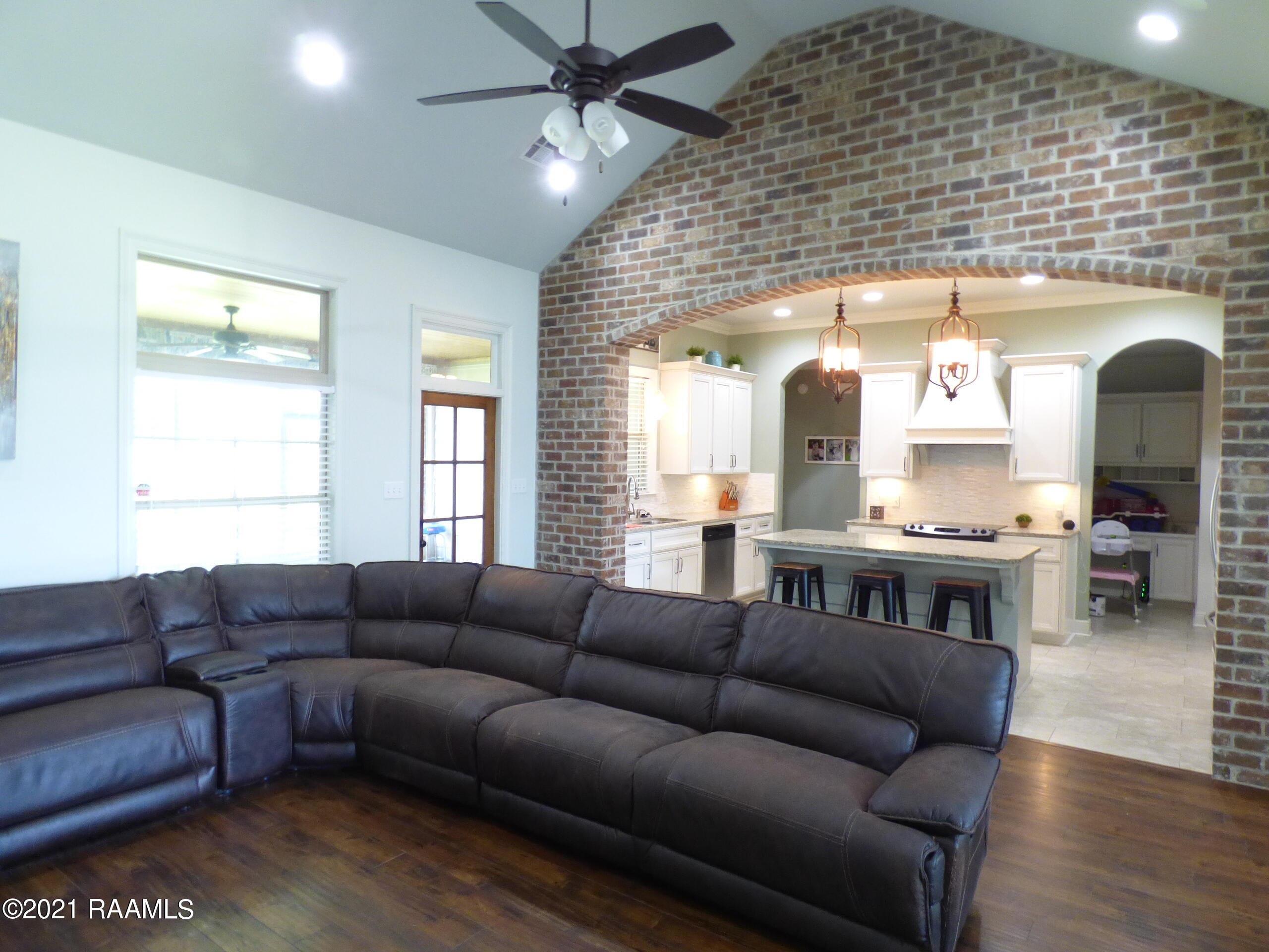 121 Talon Road Youngsville, LA 70592 - Photo 3 of 19 Gallery Image 3