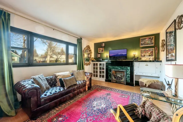 $399,999 | 331 North Burritt Avenue, Buffalo, WY 82834