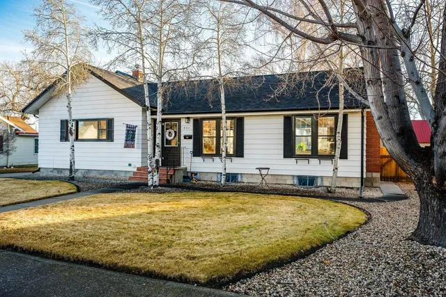 $399,999 | 331 North Burritt Avenue, Buffalo, WY 82834