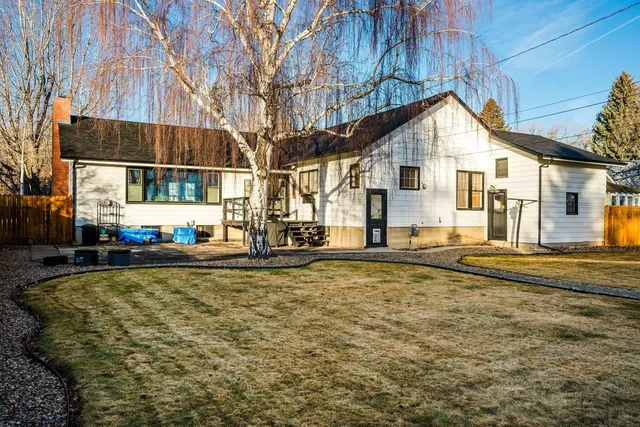 $399,999 | 331 North Burritt Avenue, Buffalo, WY 82834